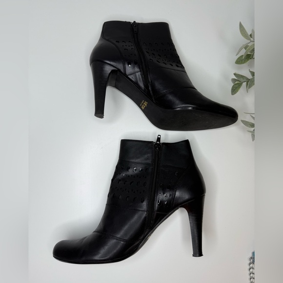 Victor Alfaro Harrison Black Heeled Leather Ankle Booties Cutout Detail Size 10 - Picture 13 of 15